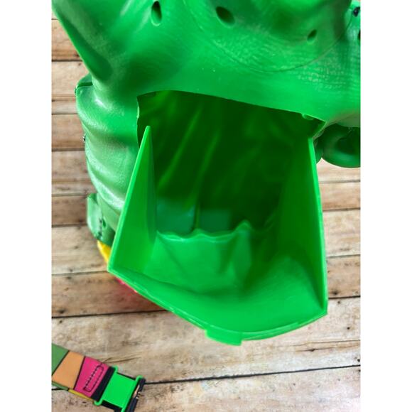 Oogie Boogie NBC Disney Parks 2018 Popcorn Bucket w Lanyard Dark Green MNSSHP - Picture 10 of 11